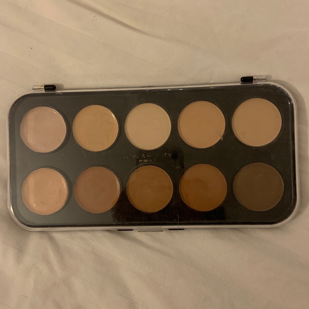 Love beauty concealer/bronze palette